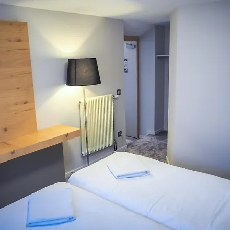 Restaurant La Couronne By K ホテル 3*